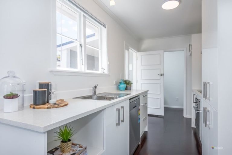 Photo of property in 4a Langford Street, Naenae, Lower Hutt, 5011