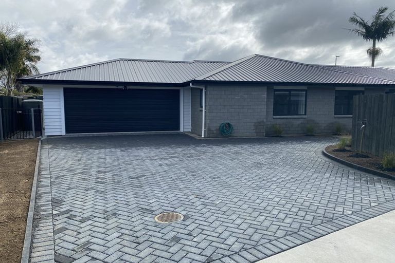Photo of property in 209a Walter Strevens Drive, Conifer Grove, Takanini, 2112
