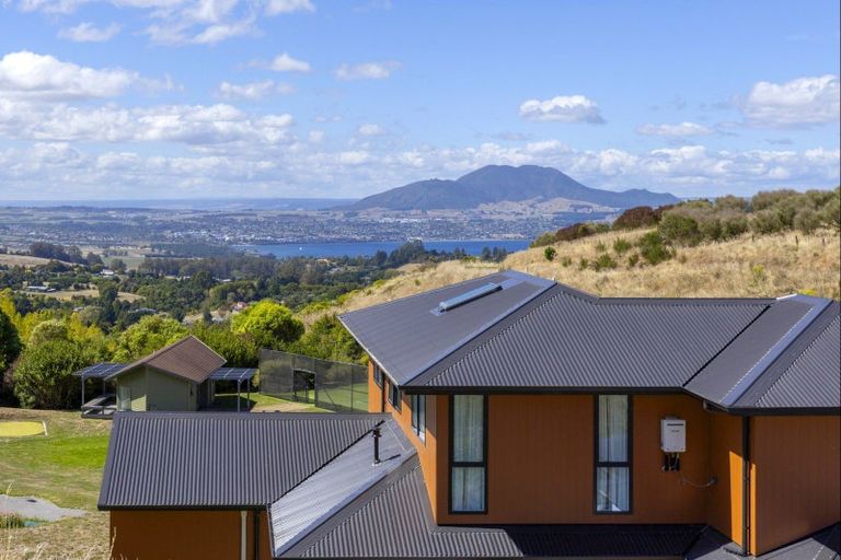 Photo of property in 5 Grandview Lane, Acacia Bay, 3385