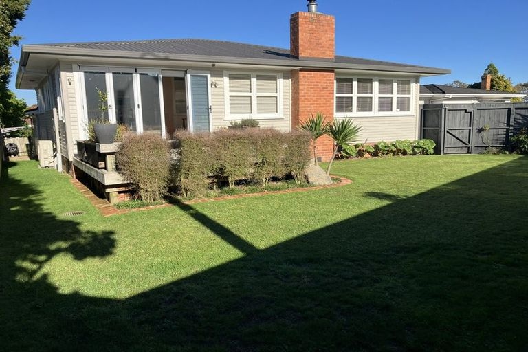 Photo of property in 25 Great South Road, Papakura, 2110