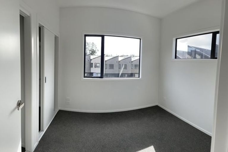 Photo of property in 27/28 Westgate Drive, Westgate, Auckland, 0614