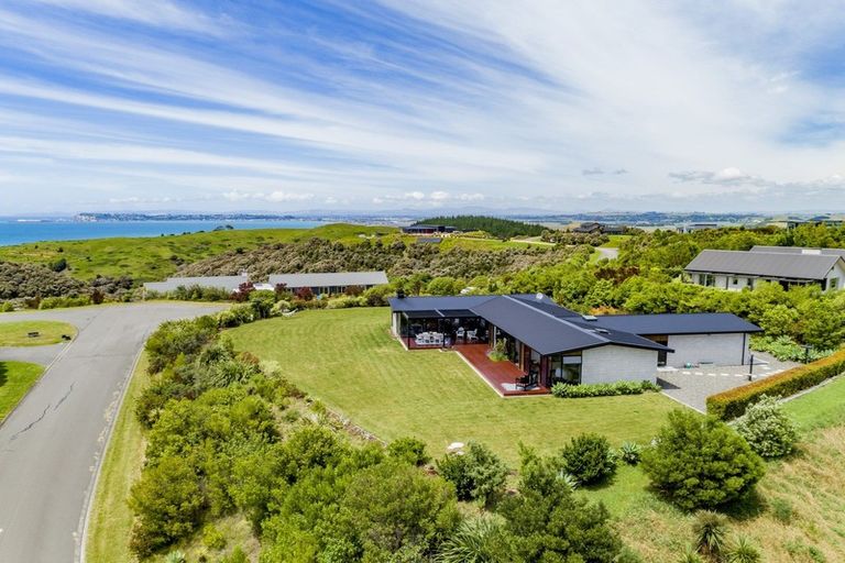 Photo of property in 2 Heipipi Drive, Eskdale, Napier, 4182
