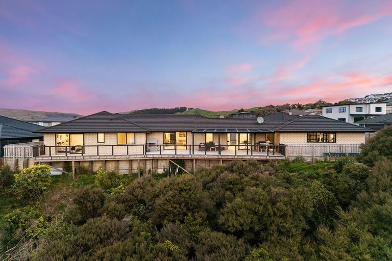 Photo of property in 27 Topsail Way, Whitby, Porirua, 5024