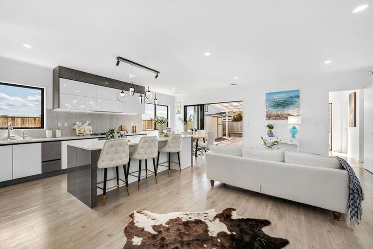 Photo of property in 73 Hughs Way, Flat Bush, Auckland, 2019