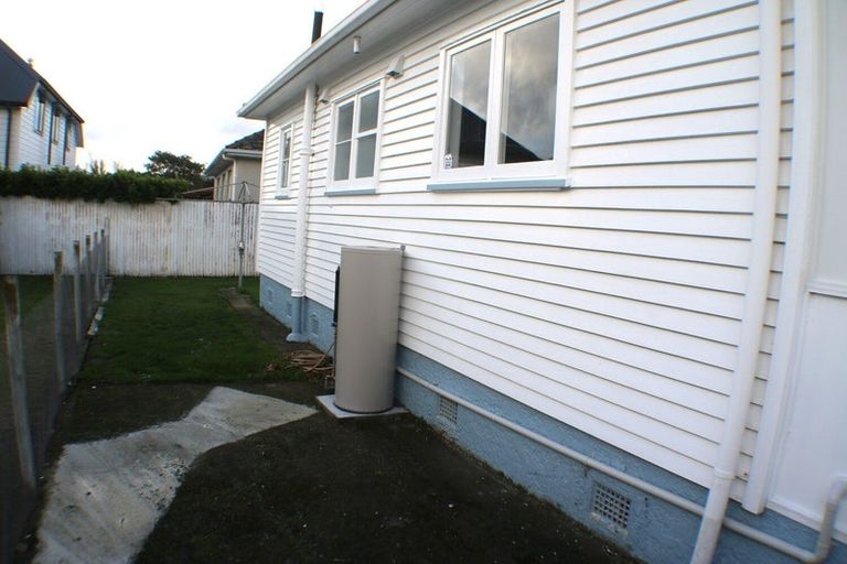 Photo of property in 9 Brown Grove, Fairfield, Lower Hutt, 5011