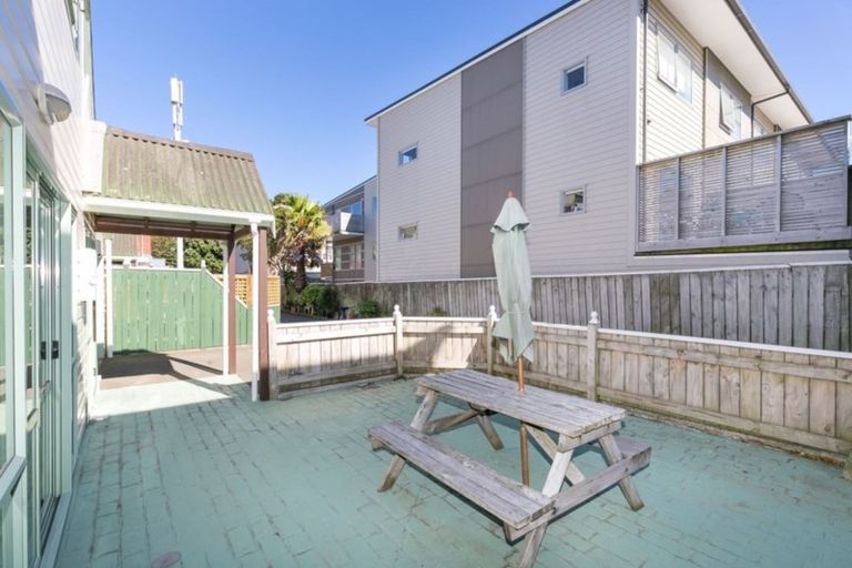 Photo of property in 125c The Parade, Island Bay, Wellington, 6023