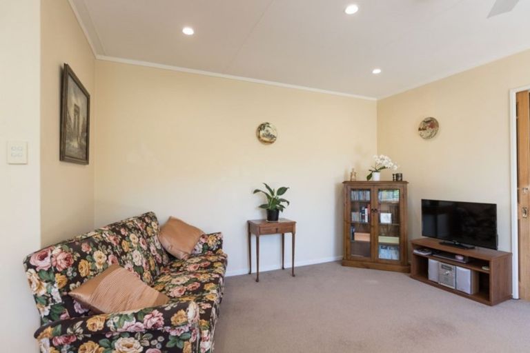Photo of property in 3a Larch Grove, Paraparaumu, 5032