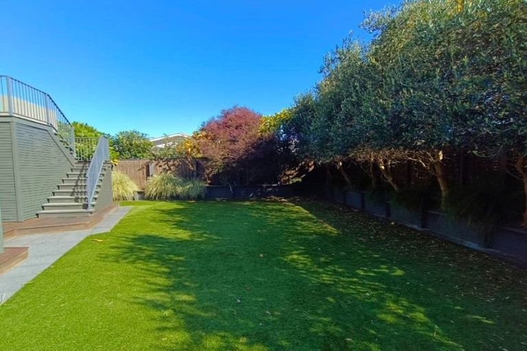 Photo of property in 1 Airlie Road, Plimmerton, Porirua, 5026