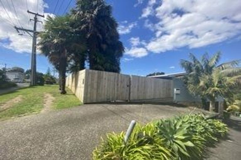 Photo of property in 23 Hogans Road, Glenfield, Auckland, 0629