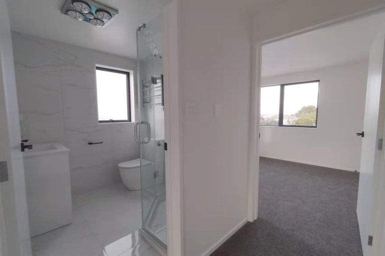 Photo of property in 4/13 Grove Lane, Pakuranga, Auckland, 2010