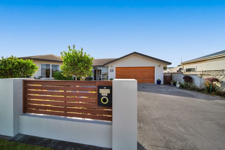 Photo of property in 18 Victoria Street, Hawera, 4610