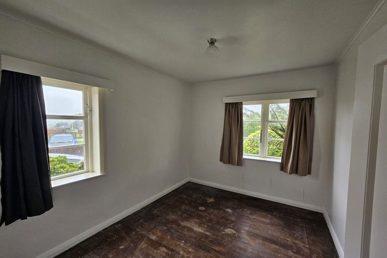 Photo of property in 10 Bould Street, Johnsonville, Wellington, 6037