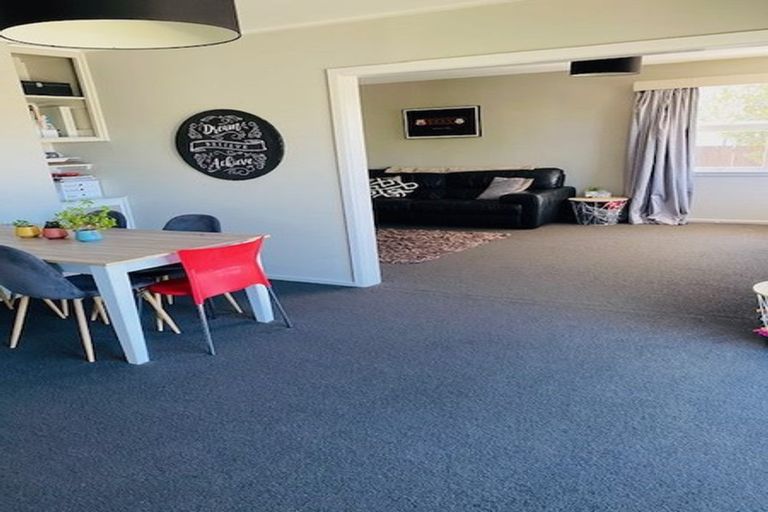 Photo of property in 268 Main North Road, Redwood, Christchurch, 8051