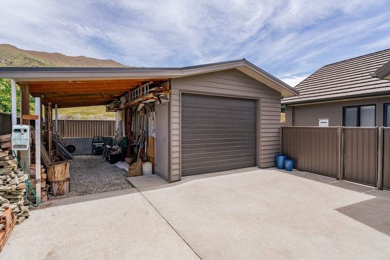Photo of property in 48 Kelliher Drive, Wanaka, 9305