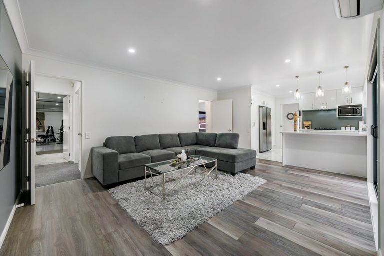 Photo of property in 82 Hillwell Drive, Henderson, Auckland, 0612