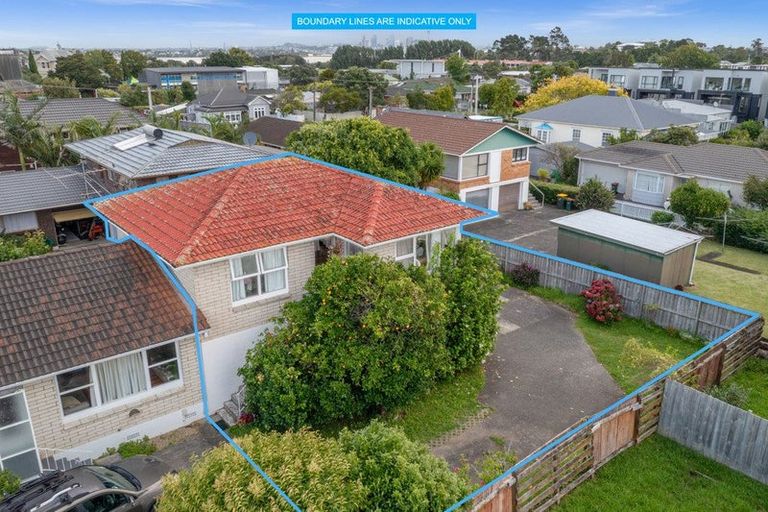 Photo of property in 3/24 Taharoto Road, Takapuna, Auckland, 0622