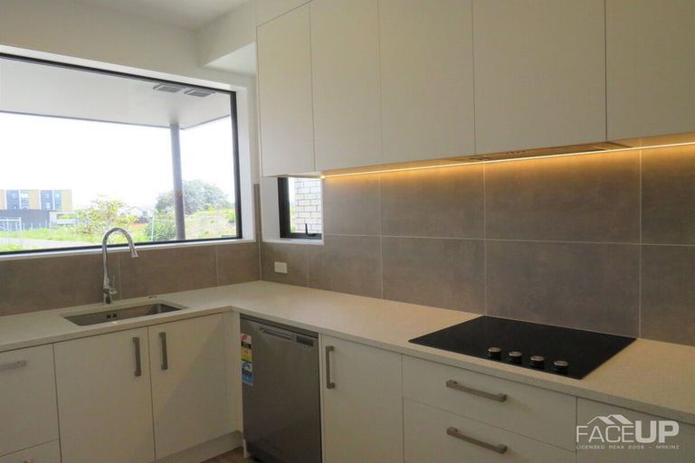 Photo of property in 47 Peihana Road, Hobsonville, Auckland, 0616