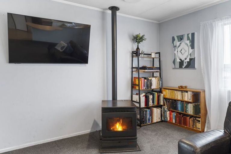 Photo of property in 14 Rainsford Street, Moturoa, New Plymouth, 4310
