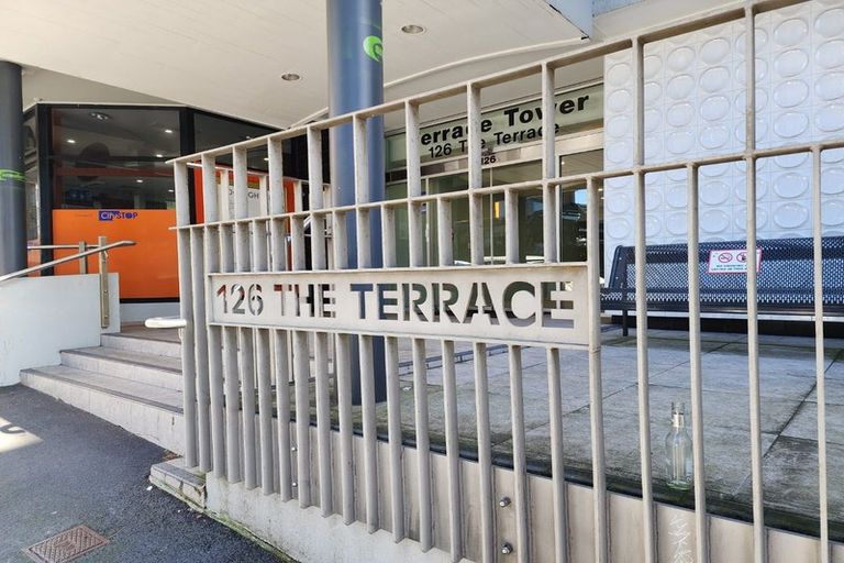 Photo of property in Terrace Tower Apartments, 6e/126 The Terrace, Wellington Central, Wellington, 6011
