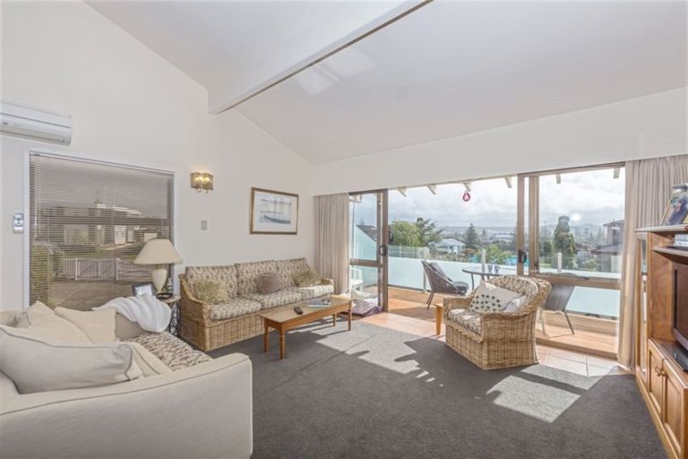 Photo of property in 46b Rosario Crescent, Red Beach, 0932