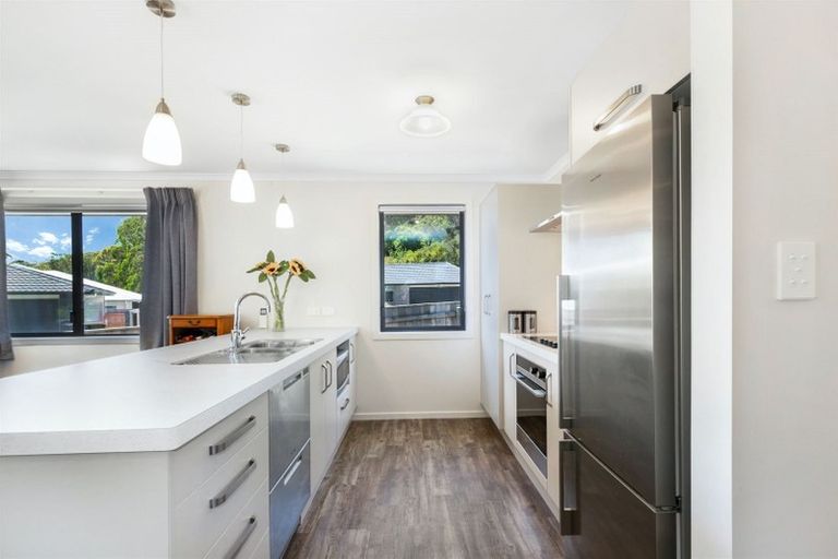 Photo of property in 8 Hull Place, Whitby, Porirua, 5024