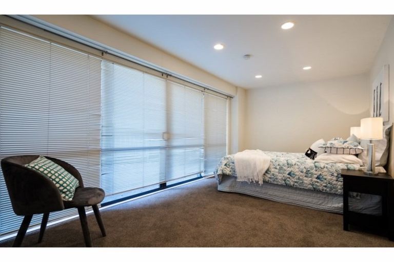 Photo of property in 27 Wirihana Road, Titirangi, Auckland, 0604