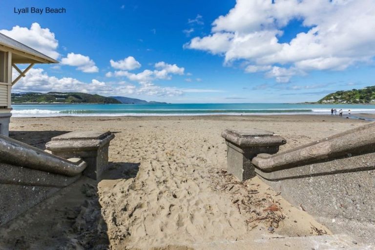 Photo of property in 10/171f Queens Drive, Lyall Bay, Wellington, 6022