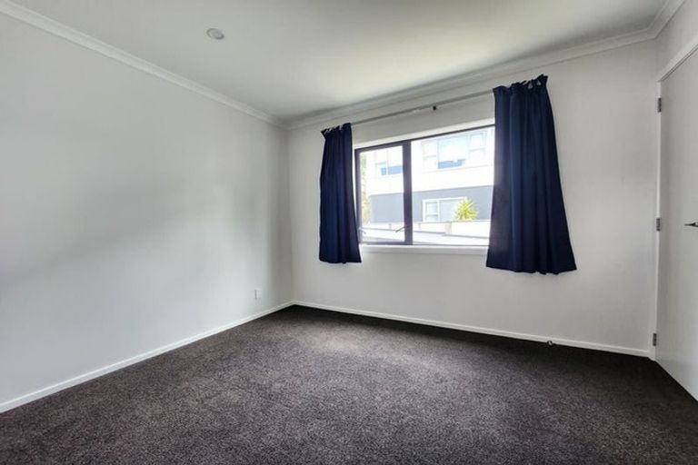 Photo of property in 1a Te Reinga View, Tawa, Wellington, 5028