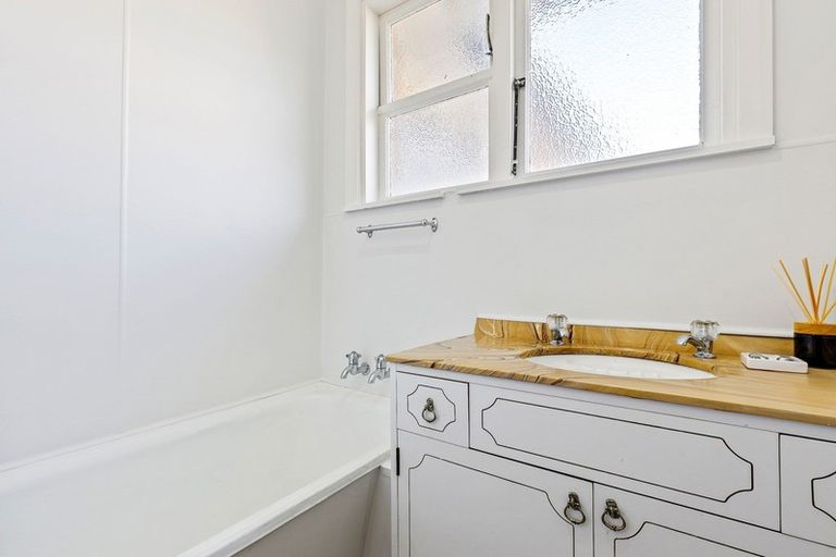 Photo of property in 236 Knowles Street, Mairehau, Christchurch, 8052