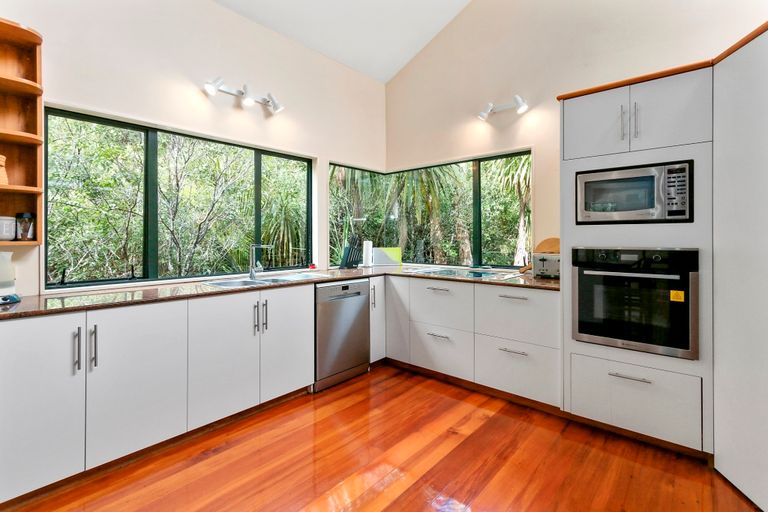 Photo of property in 79 Hilling Street, Titirangi, Auckland, 0604