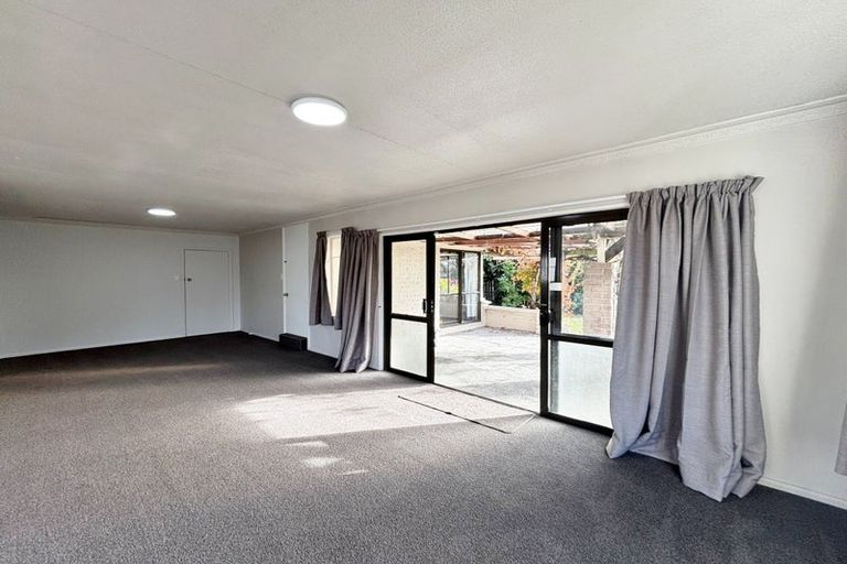 Photo of property in 22 Charlcott Street, Burnside, Christchurch, 8053