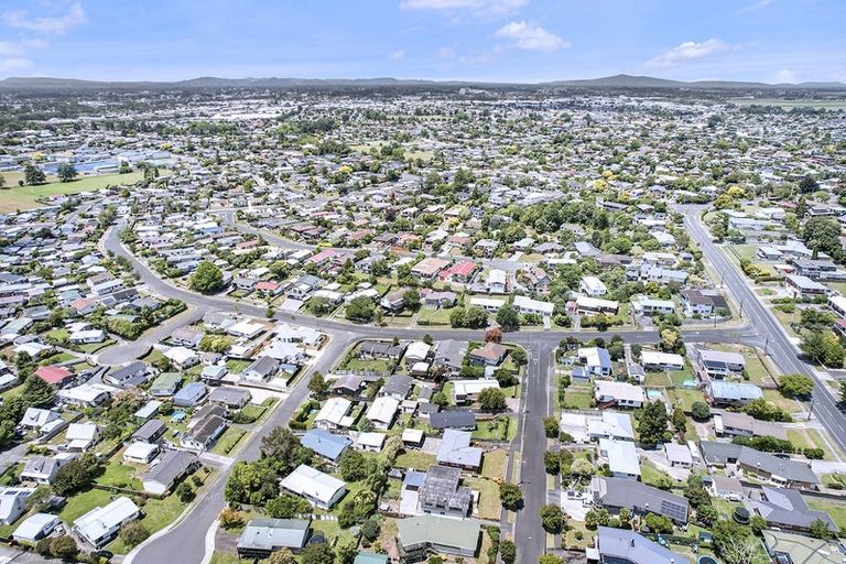 Photo of property in 10 Hamblyn Crescent, Nawton, Hamilton, 3200