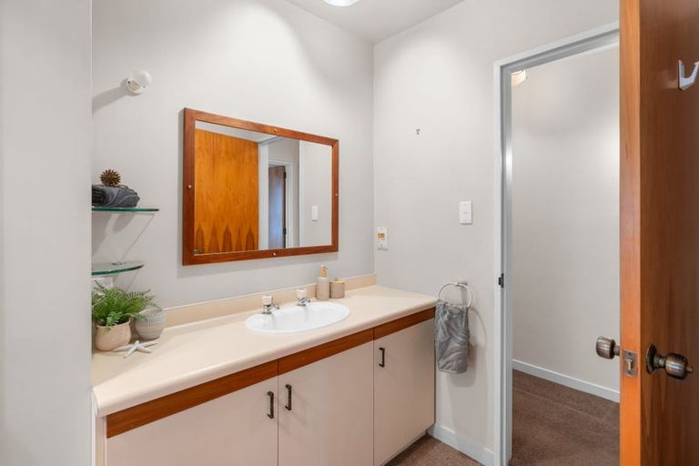 Photo of property in 2/9 Ludecke Place, Sockburn, Christchurch, 8042