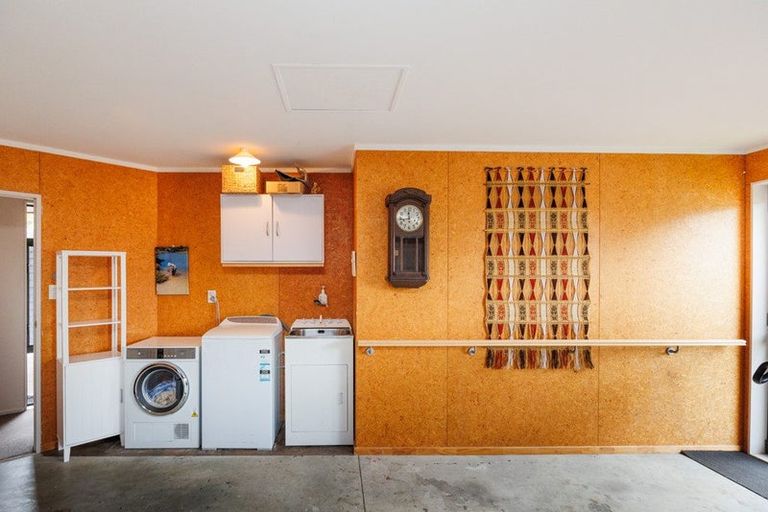 Photo of property in 78 Geneva Terrace, Kelvin Grove, Palmerston North, 4414