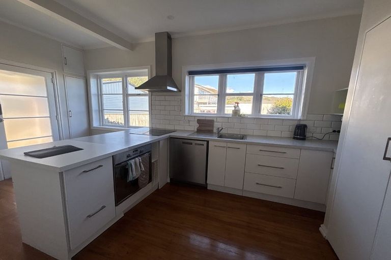 Photo of property in 28 Douglas Street, Waiwhetu, Lower Hutt, 5010