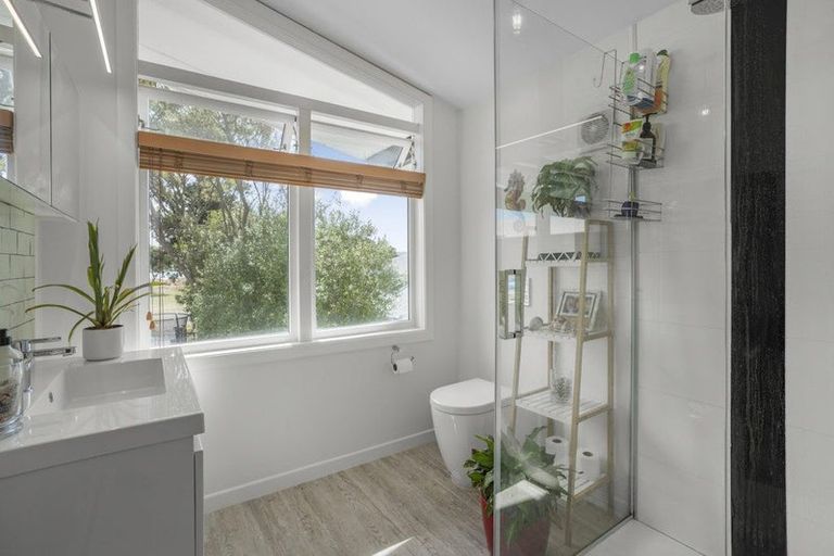 Photo of property in 25 Marine Parade, Eastbourne, Lower Hutt, 5013