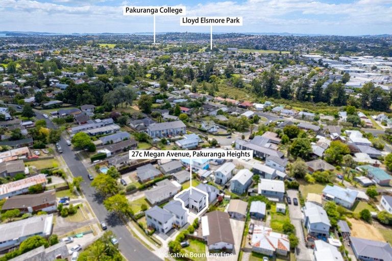 Photo of property in 27c Megan Avenue, Pakuranga Heights, Auckland, 2010