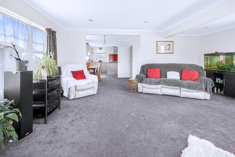 Photo of property in 10 Hamblyn Crescent, Nawton, Hamilton, 3200