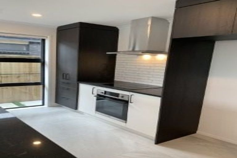 Photo of property in 43 Rorotu Avenue, Karaka, Papakura, 2113