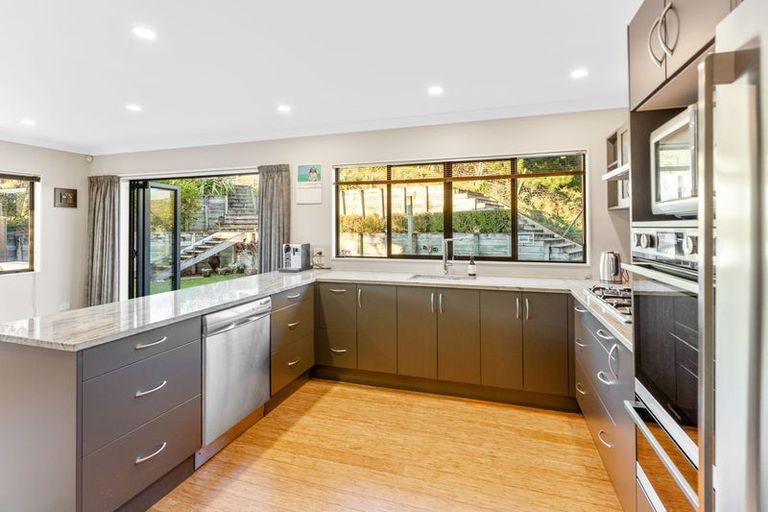 Photo of property in 14 Nugget Grove, Raumati Beach, Paraparaumu, 5032