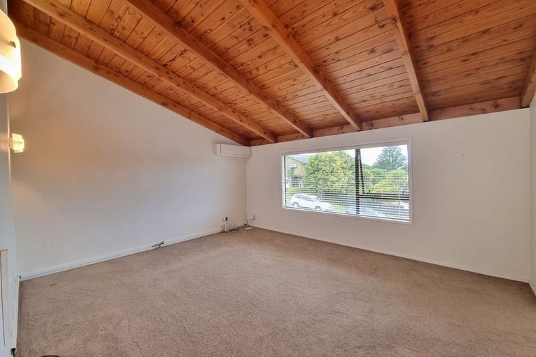 Photo of property in 2/88 Glamorgan Drive, Torbay, Auckland, 0630