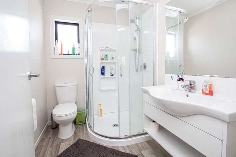 Photo of property in 9u2 Heath Street, Saint Andrews, Hamilton, 3200