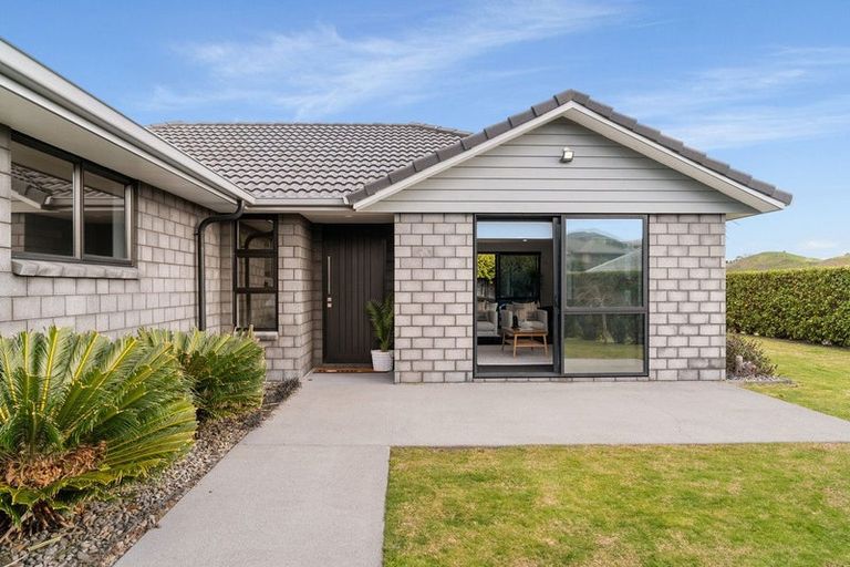 Photo of property in 39 Ballintoy Park Drive, Welcome Bay, Tauranga, 3175