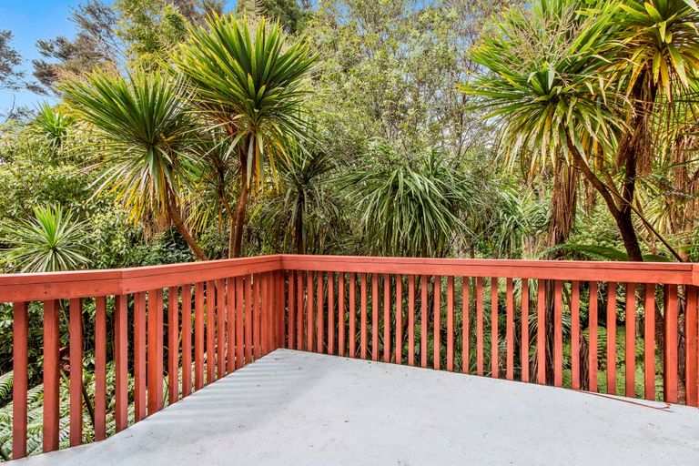 Photo of property in 79 Hilling Street, Titirangi, Auckland, 0604