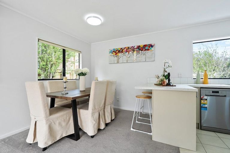 Photo of property in 2/38 Waverley Avenue, Glenfield, Auckland, 0629