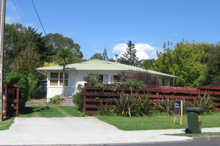 Photo of property in 70 Glenvar Road, Torbay, Auckland, 0630