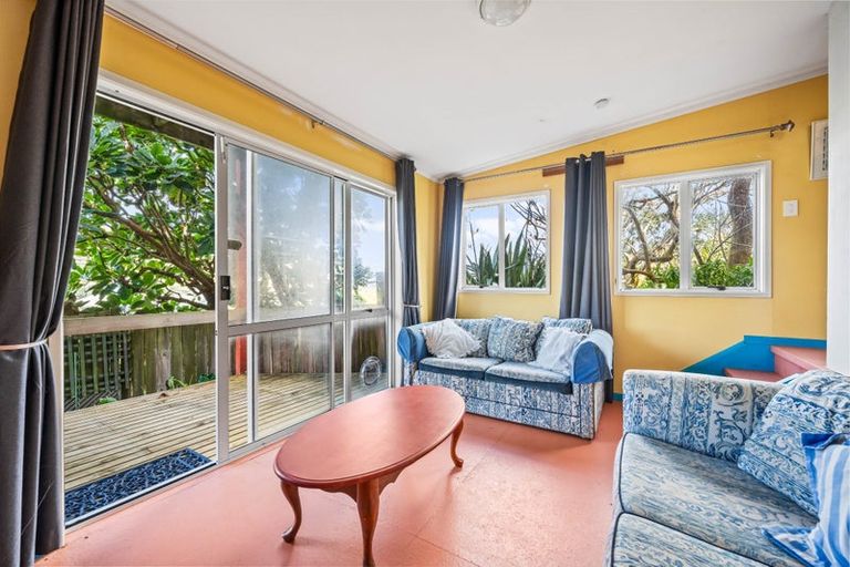 Photo of property in 63 Sea View Road, Baylys Beach, 0377