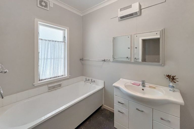 Photo of property in 93 Jickell Street, Hokowhitu, Palmerston North, 4410