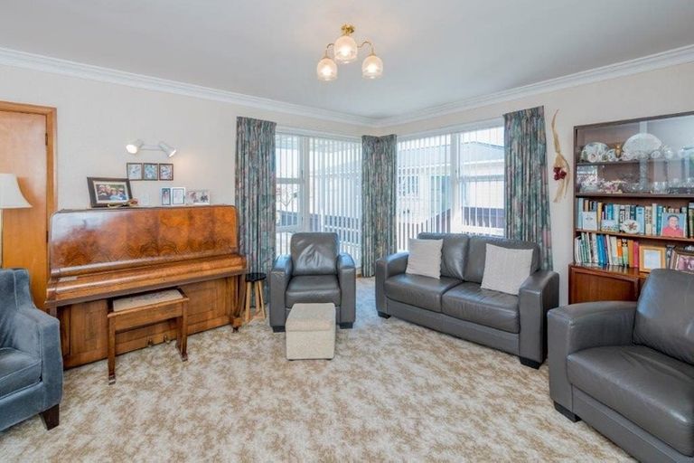 Photo of property in 27 Tawa Street, Levin, 5510