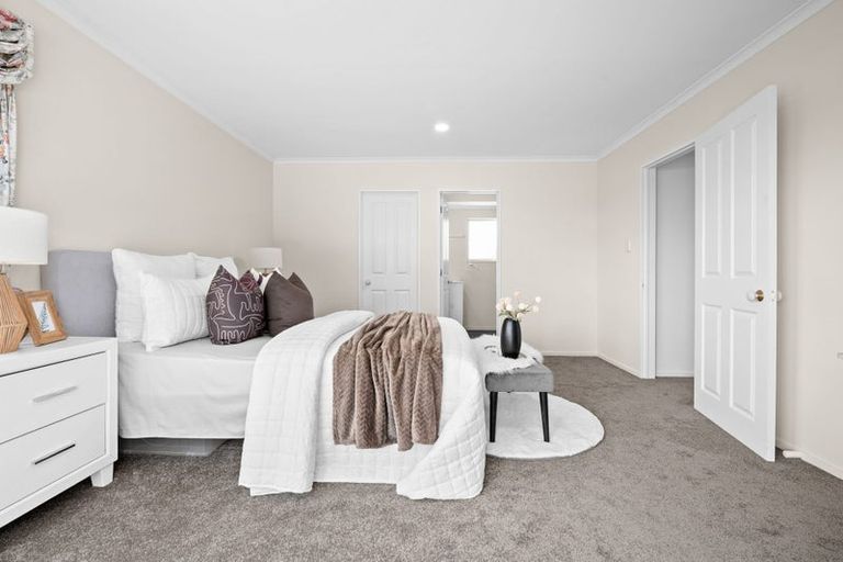 Photo of property in 22 Cairns Crescent, Rototuna, Hamilton, 3210